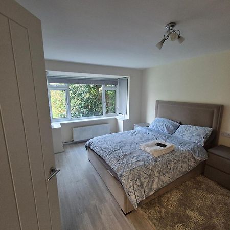 Lovely & Beautiful 2 Bed-Apartment In 博勒姆伍德 外观 照片