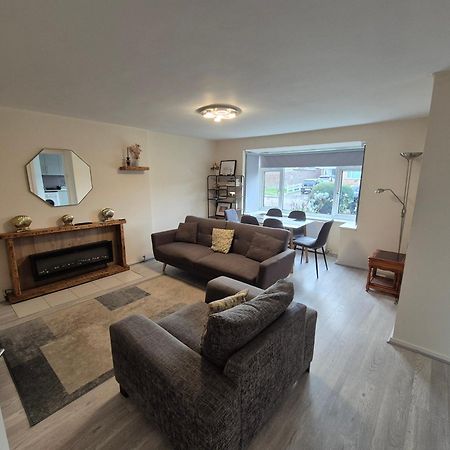 Lovely & Beautiful 2 Bed-Apartment In 博勒姆伍德 外观 照片