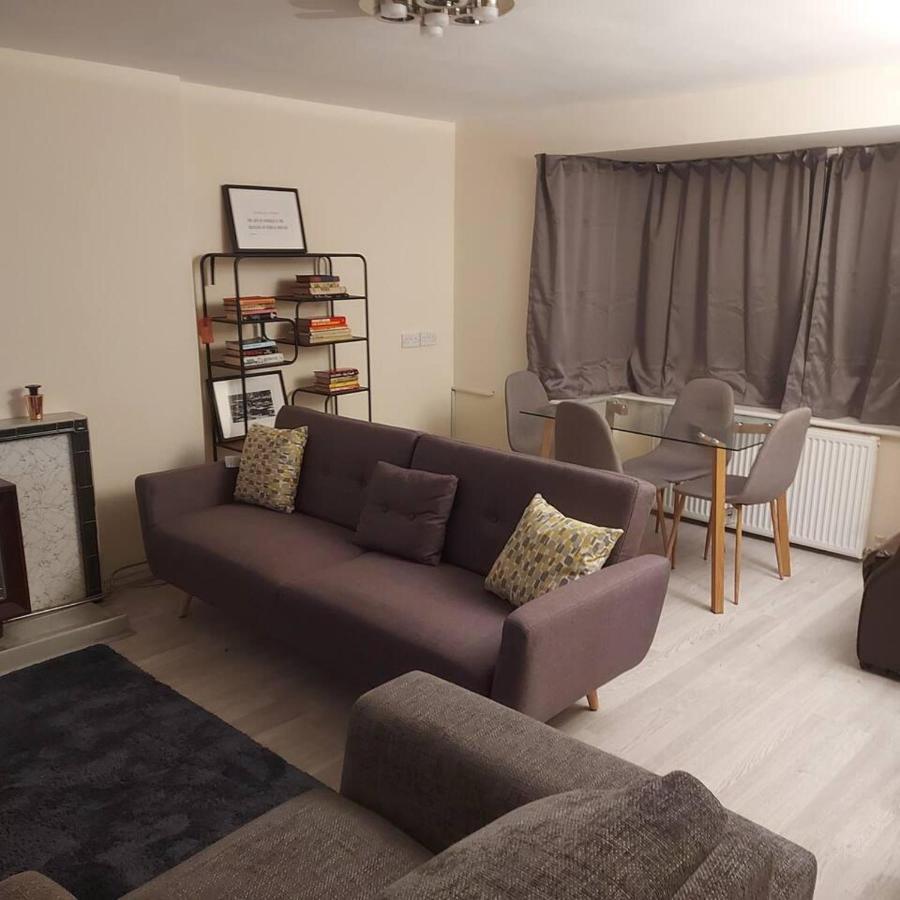 Lovely & Beautiful 2 Bed-Apartment In 博勒姆伍德 外观 照片
