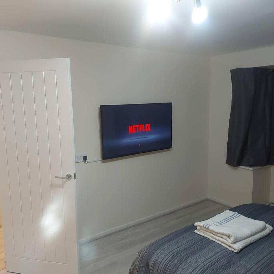 Lovely & Beautiful 2 Bed-Apartment In 博勒姆伍德 外观 照片