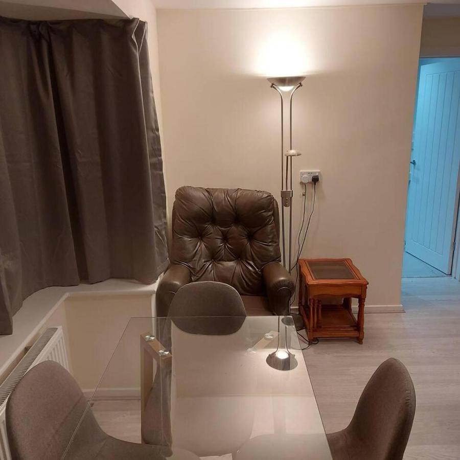 Lovely & Beautiful 2 Bed-Apartment In 博勒姆伍德 外观 照片