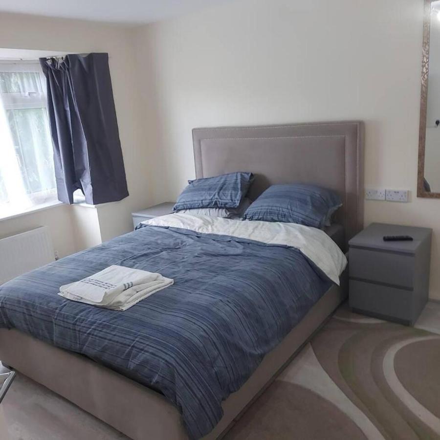Lovely & Beautiful 2 Bed-Apartment In 博勒姆伍德 外观 照片