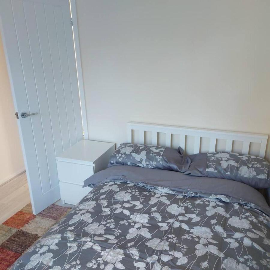 Lovely & Beautiful 2 Bed-Apartment In 博勒姆伍德 外观 照片