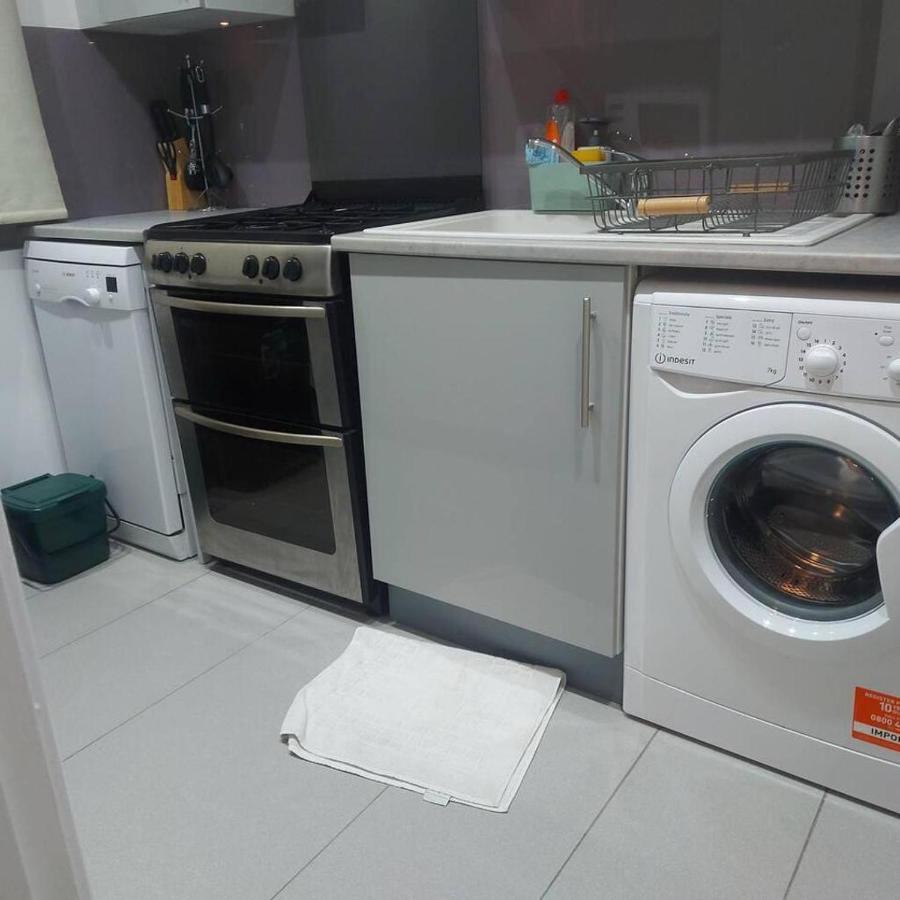 Lovely & Beautiful 2 Bed-Apartment In 博勒姆伍德 外观 照片