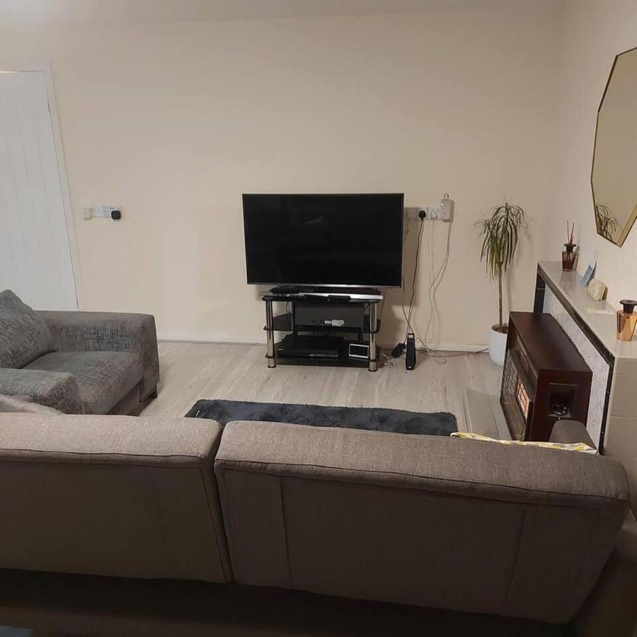 Lovely & Beautiful 2 Bed-Apartment In 博勒姆伍德 外观 照片