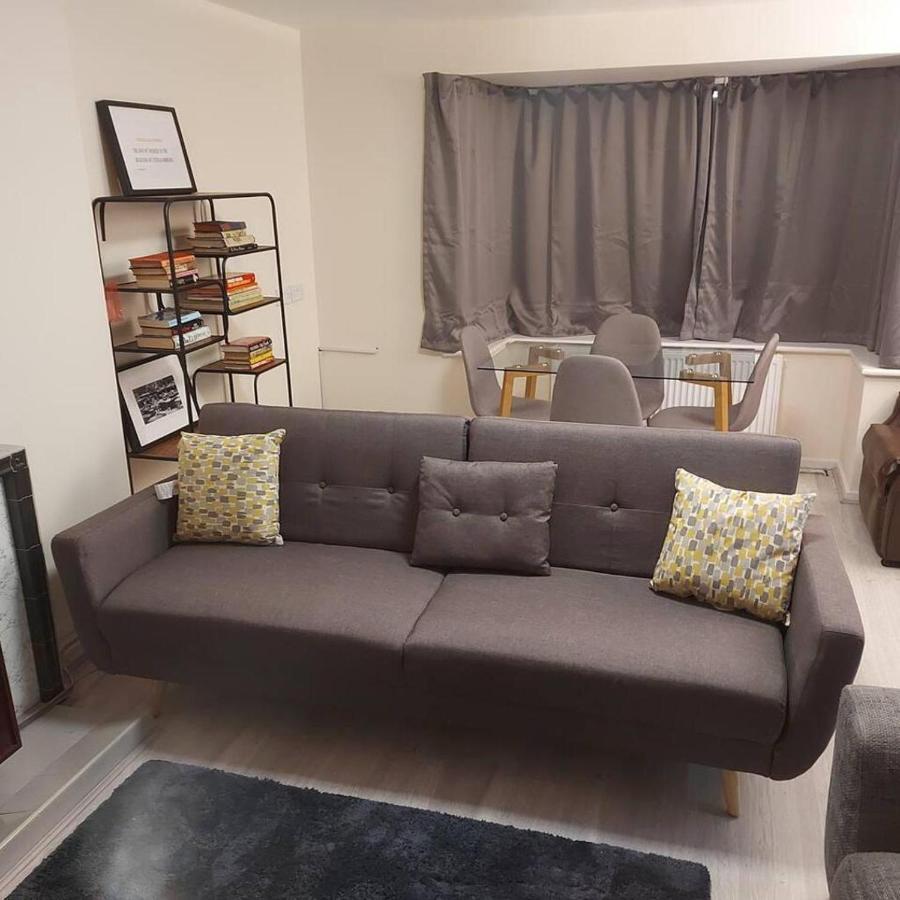 Lovely & Beautiful 2 Bed-Apartment In 博勒姆伍德 外观 照片